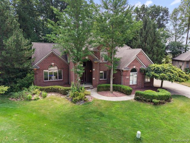 52018 Loon Court, Utica, MI 48315