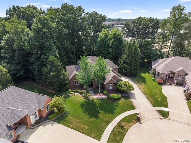 52018 Loon Court, Utica, MI 48315