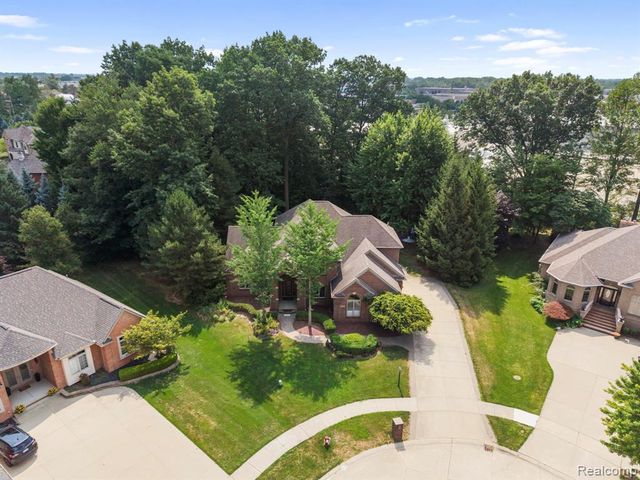 52018 Loon Court, Utica, MI 48315