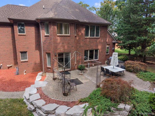 52018 Loon Court, Utica, MI 48315