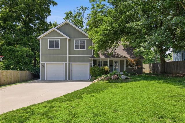 7612 Eby Avenue, Overland Park, KS 66204
