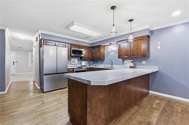 7612 Eby Avenue, Overland Park, KS 66204