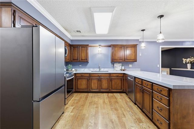 7612 Eby Avenue, Overland Park, KS 66204