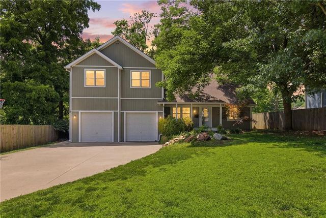7612 Eby Avenue, Overland Park, KS 66204