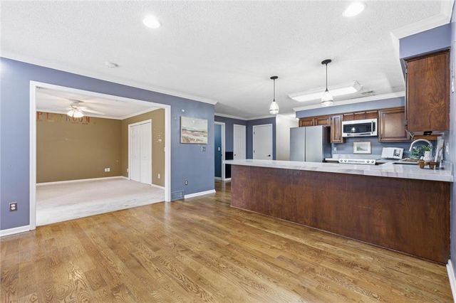 7612 Eby Avenue, Overland Park, KS 66204