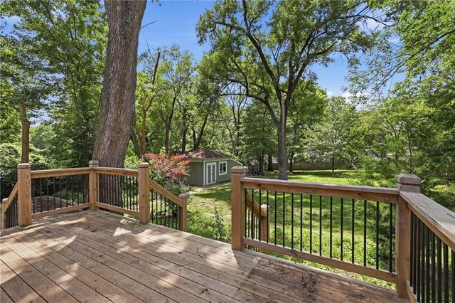 7612 Eby Avenue, Overland Park, KS 66204