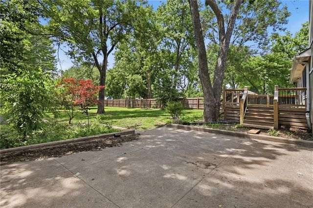 7612 Eby Avenue, Overland Park, KS 66204
