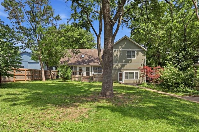 7612 Eby Avenue, Overland Park, KS 66204