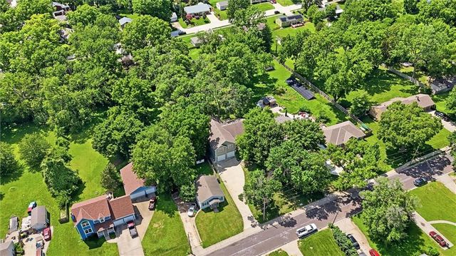 7612 Eby Avenue, Overland Park, KS 66204