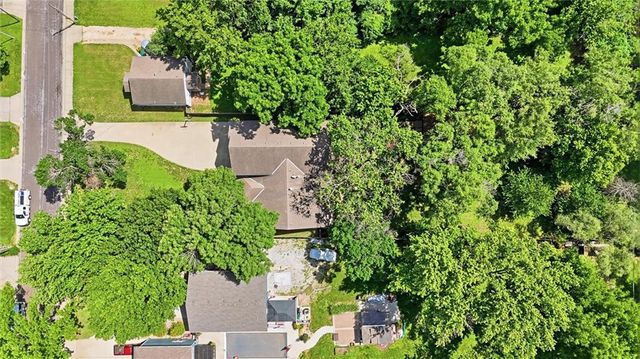 7612 Eby Avenue, Overland Park, KS 66204