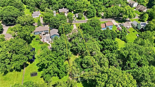 7612 Eby Avenue, Overland Park, KS 66204