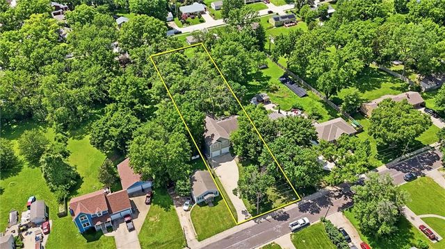 7612 Eby Avenue, Overland Park, KS 66204