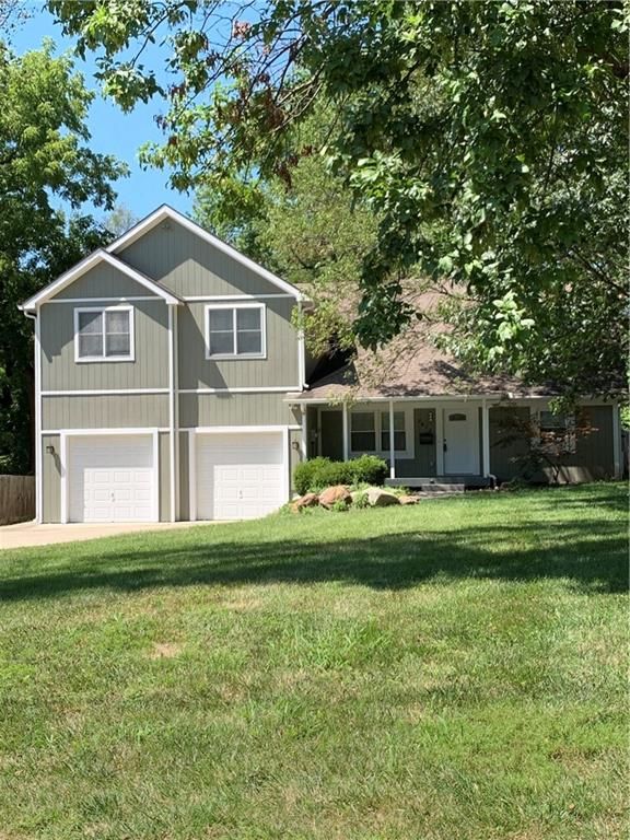 7612 Eby Avenue, Overland Park, KS 66204