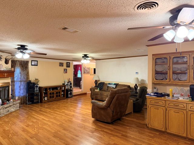 259 Lakeview Harbor, Onalaska, TX 77360