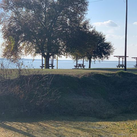 259 Lakeview Harbor, Onalaska, TX 77360