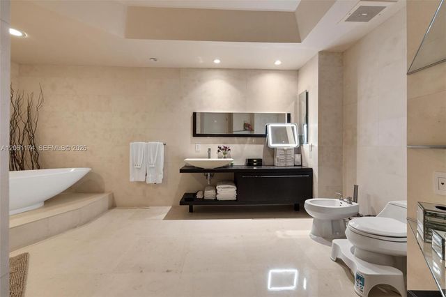 16051 Collins Avenue 3404, Sunny Isles Beach, FL 33160