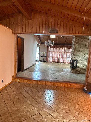 19021 MERRIMAN Road, Livonia, MI 48152