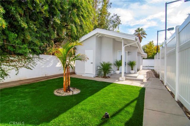 5352 Tampa Avenue, Tarzana, CA 91356