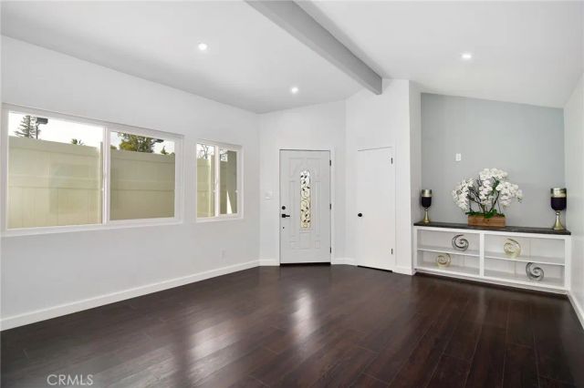 5352 Tampa Avenue, Tarzana, CA 91356