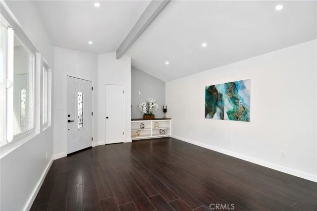 5352 Tampa Avenue, Tarzana, CA 91356