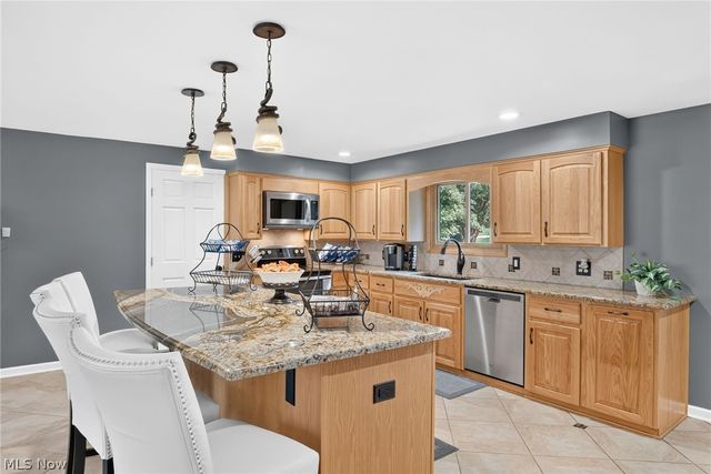 1210 Killian Road, Akron, OH 44312