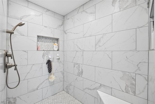 1210 Killian Road, Akron, OH 44312