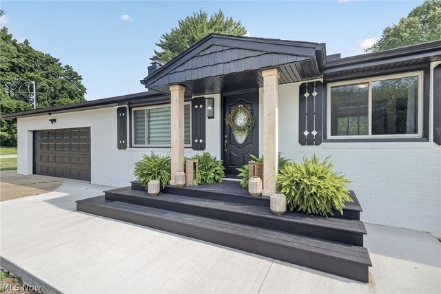 1210 Killian Road, Akron, OH 44312