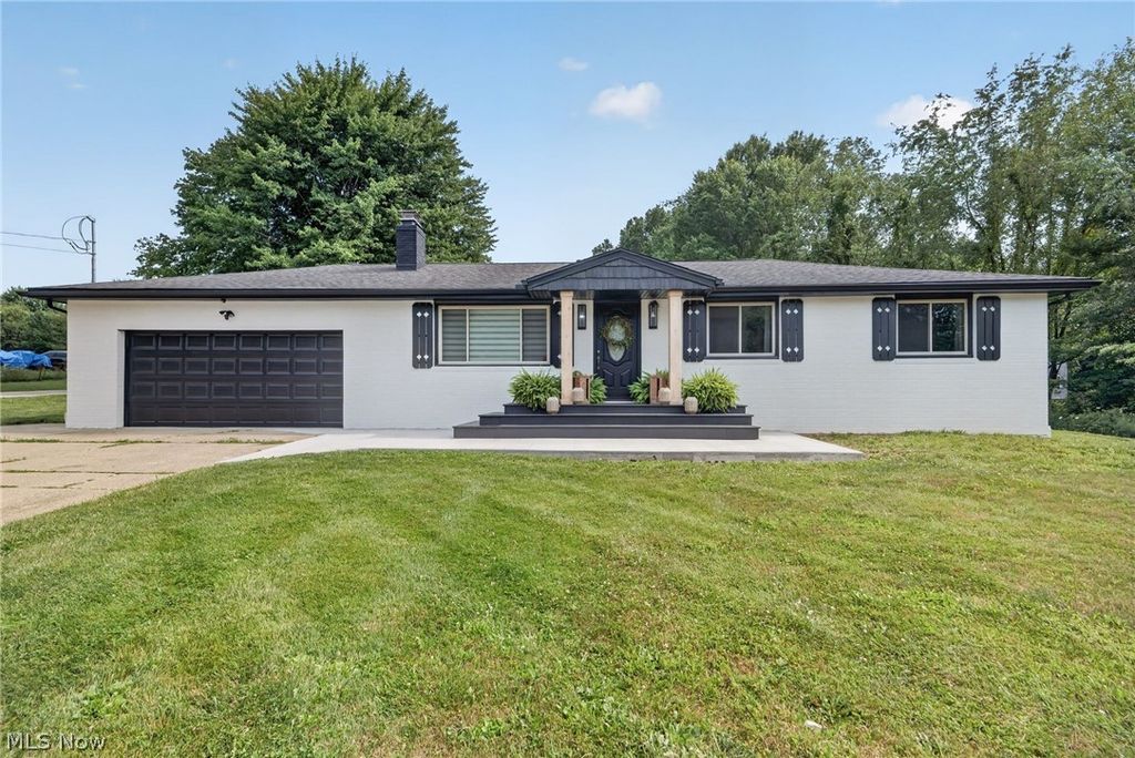 1210 Killian Road, Akron, OH 44312