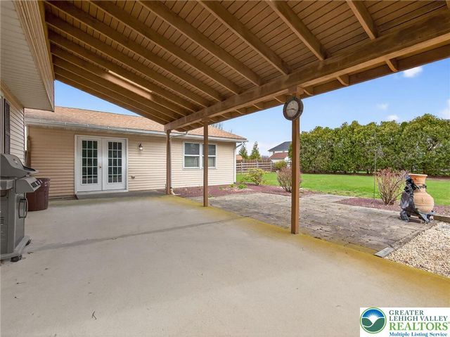 454 Spruce Lane, Lower Nazareth Twp, PA 18064