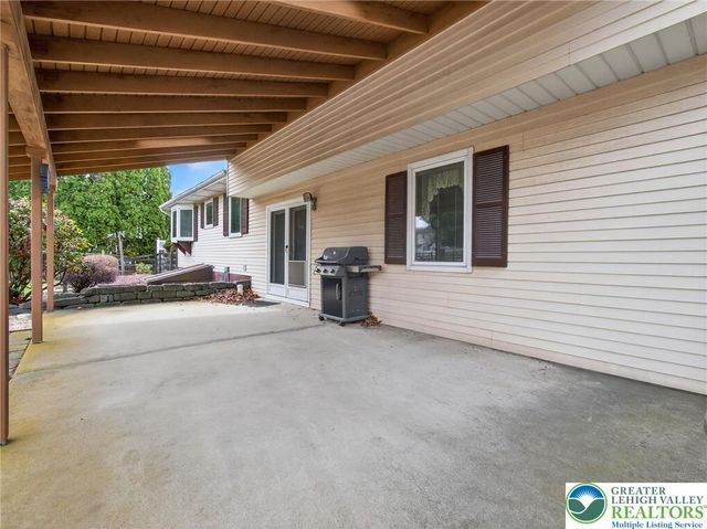 454 Spruce Lane, Lower Nazareth Twp, PA 18064