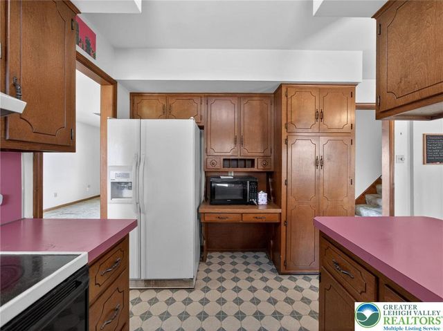 454 Spruce Lane, Lower Nazareth Twp, PA 18064