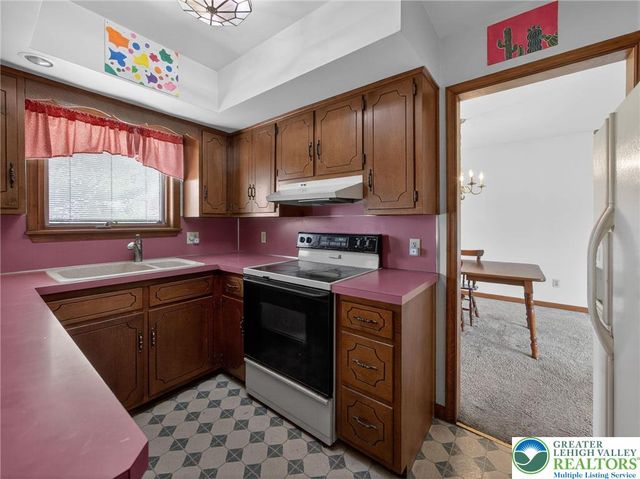 454 Spruce Lane, Lower Nazareth Twp, PA 18064