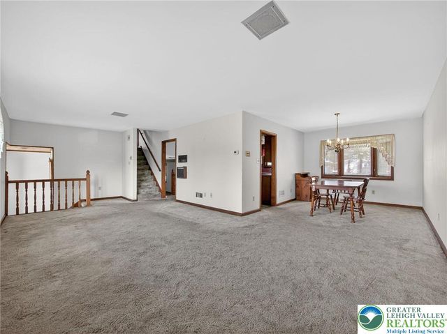 454 Spruce Lane, Lower Nazareth Twp, PA 18064