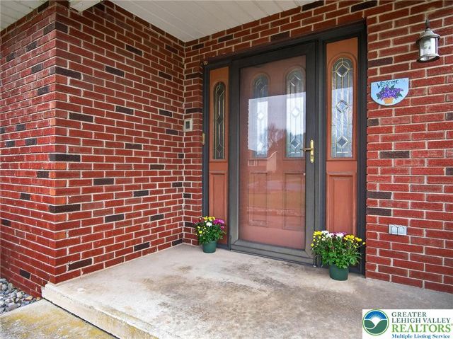 454 Spruce Lane, Lower Nazareth Twp, PA 18064