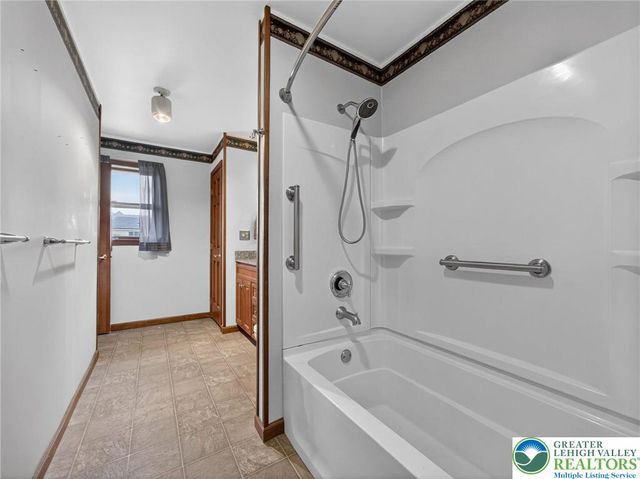 454 Spruce Lane, Lower Nazareth Twp, PA 18064