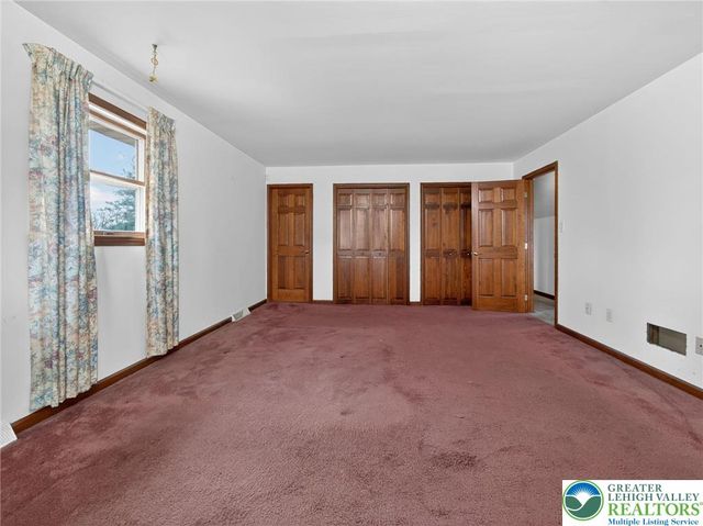 454 Spruce Lane, Lower Nazareth Twp, PA 18064