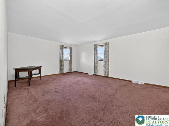 454 Spruce Lane, Lower Nazareth Twp, PA 18064