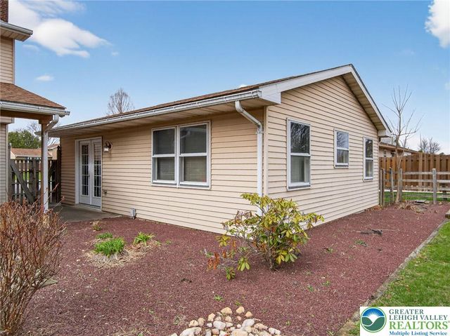 454 Spruce Lane, Lower Nazareth Twp, PA 18064