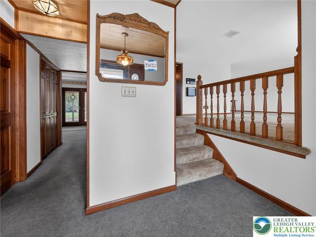 454 Spruce Lane, Lower Nazareth Twp, PA 18064