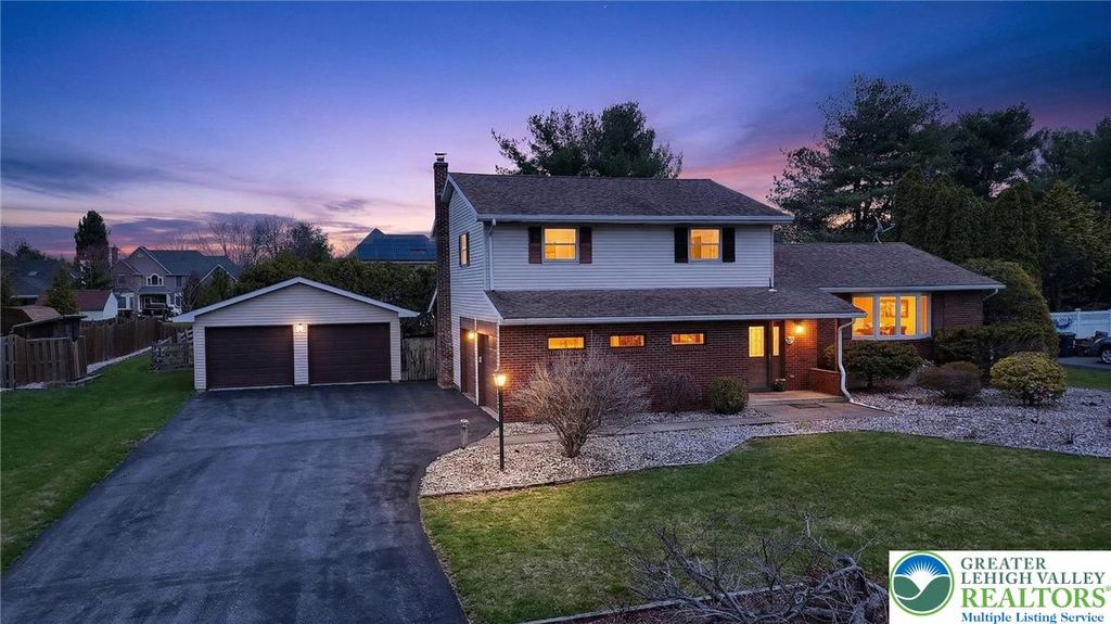 454 Spruce Lane, Lower Nazareth Twp, PA 18064