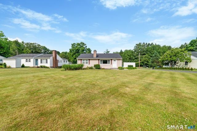 15 Evergreen Drive, Southbury, CT 06488