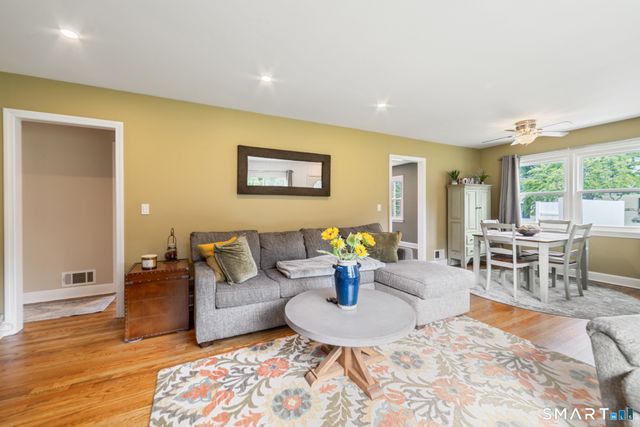 15 Evergreen Drive, Southbury, CT 06488