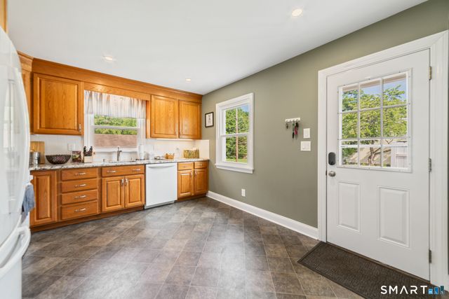 15 Evergreen Drive, Southbury, CT 06488