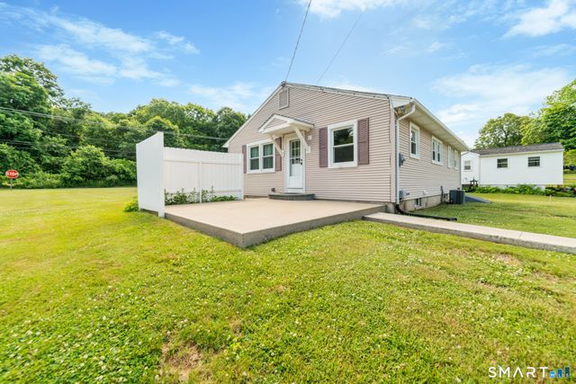 15 Evergreen Drive, Southbury, CT 06488