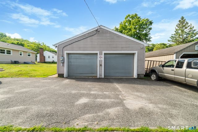 15 Evergreen Drive, Southbury, CT 06488