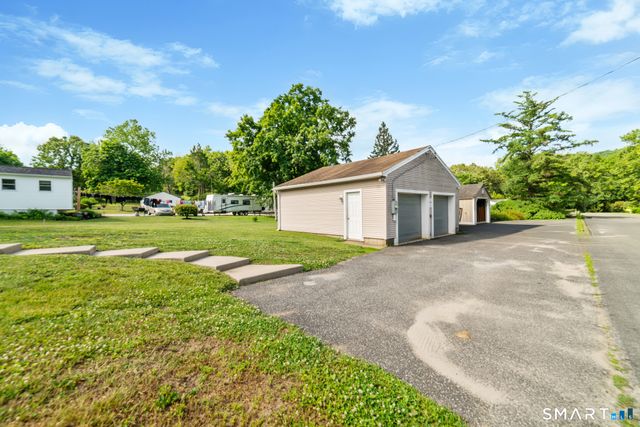 15 Evergreen Drive, Southbury, CT 06488