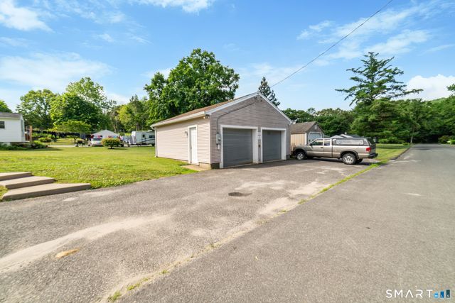 15 Evergreen Drive, Southbury, CT 06488