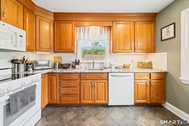 15 Evergreen Drive, Southbury, CT 06488
