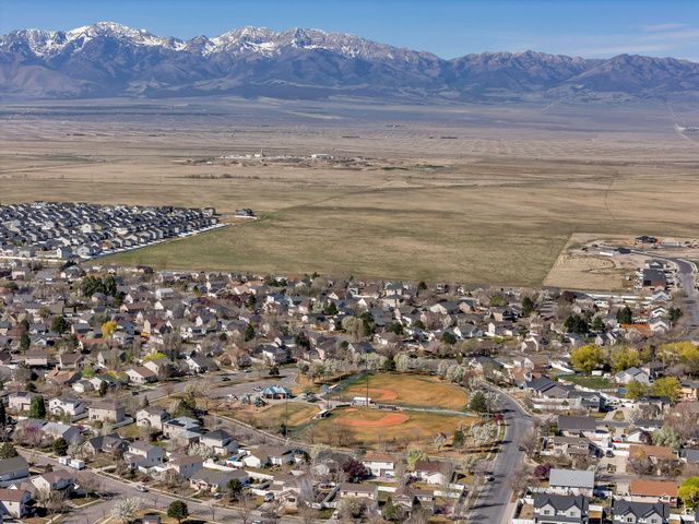 182 E APARICIO DR, Tooele, UT 84074