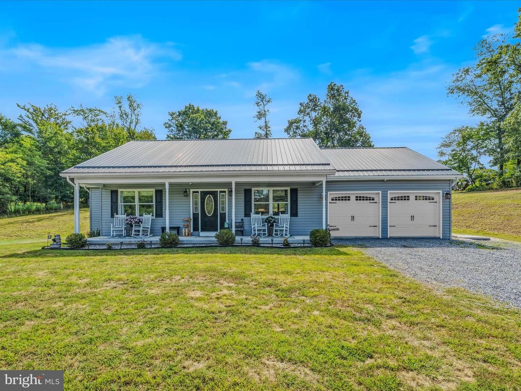 75 KEY LN, Berkeley Springs, WV 25411